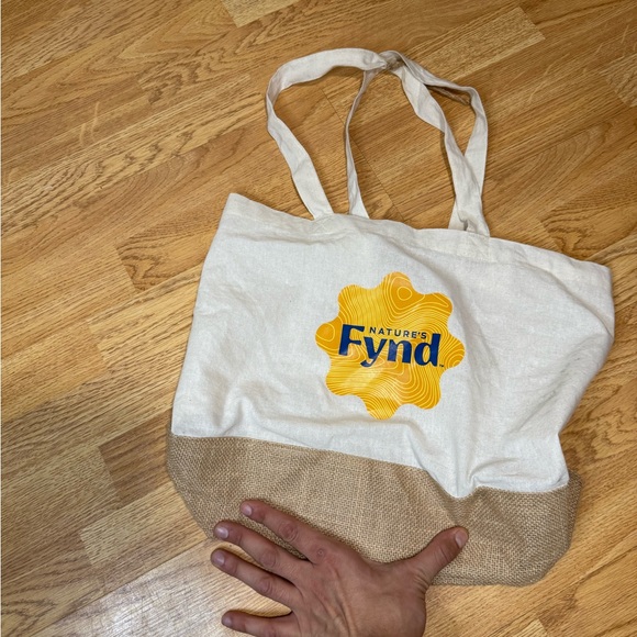 Handbags - Fynd Nature's Cream and Tan Tote Bag